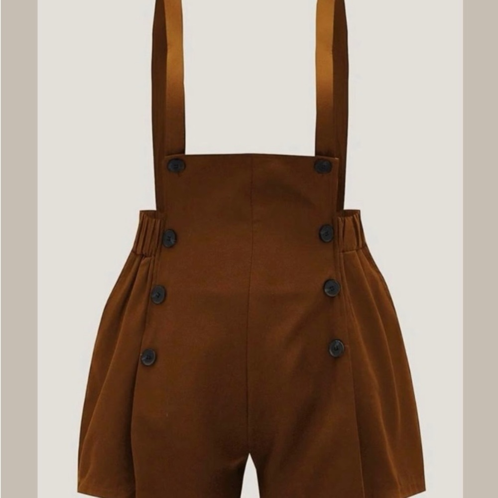 Brown buttoned suspender shorts